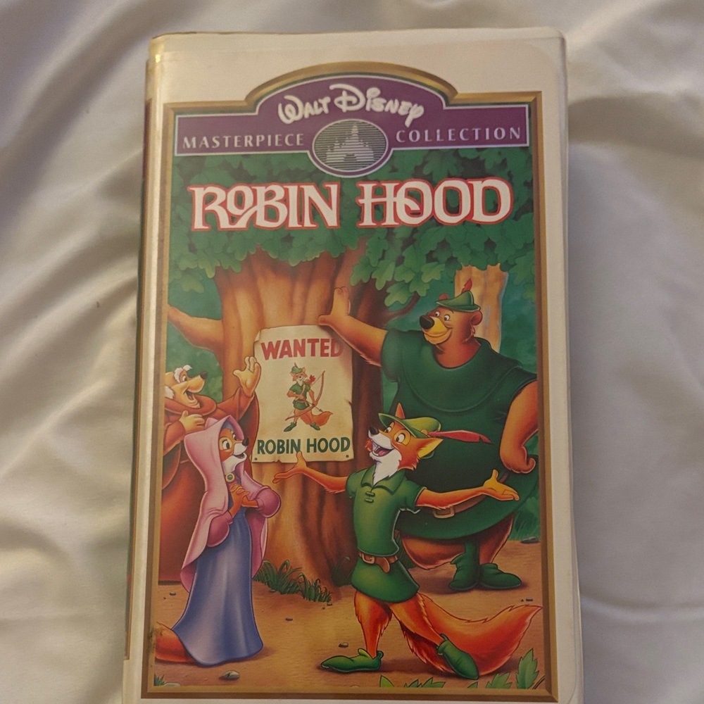 Disney Masterpiece Collection Robin Hood VHS - Green and Red